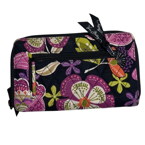 Vera Bradley Zip Around Wallet Black‎ Floral Quilted - Picture 2 of 4